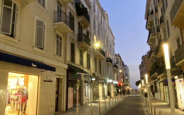 Cannes Holiday Suites 2