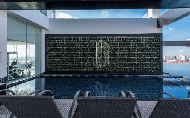 Naki Suites at Silvertown
