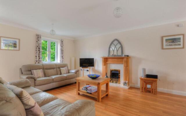 1 Woodroffe Meadow