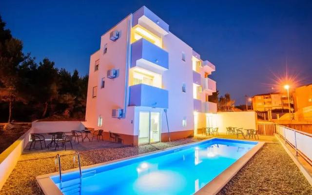 A4 - Spacious apt With the sea View & use of Pool