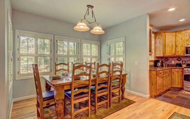 Bear Pine 4 Br home by RedAwning