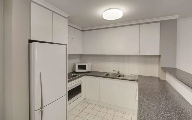 Adina Serviced Apartments Canberra James Court
