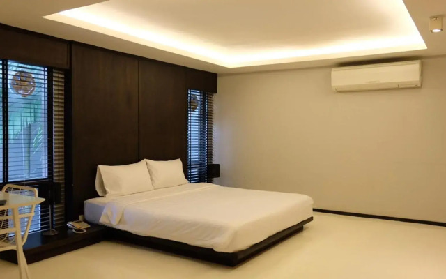 S2 Hotel