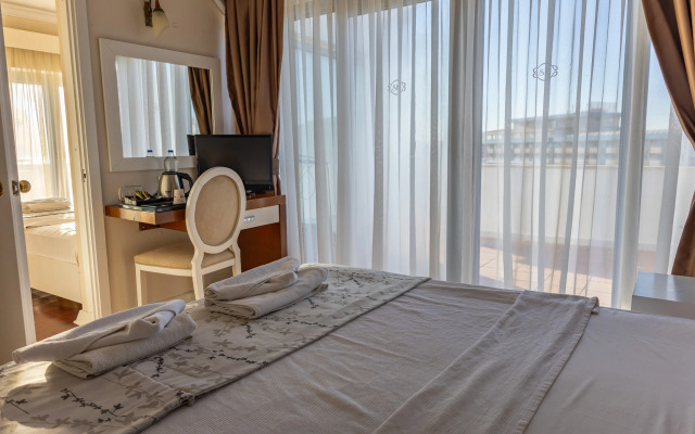 Sentinus Beach Hotel