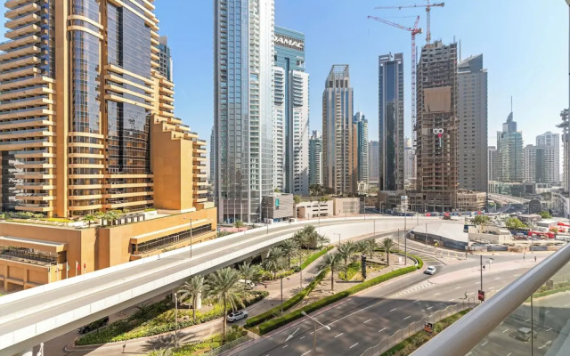 HiGuests - Exceptional Apt with Furnished Terrace By the Sea