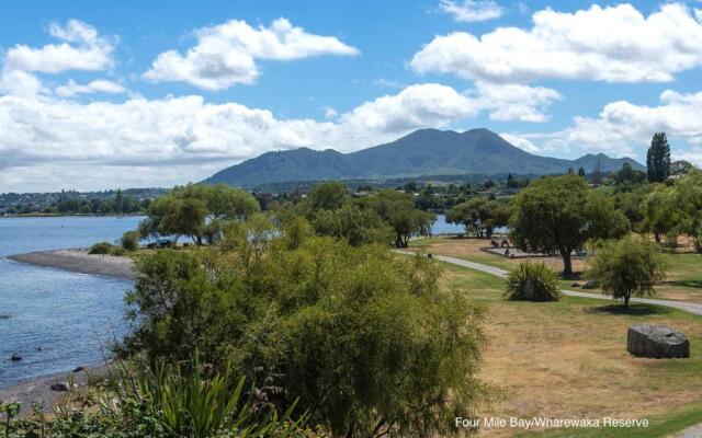 Stunner on Stanley - Wharewaka Holiday Home