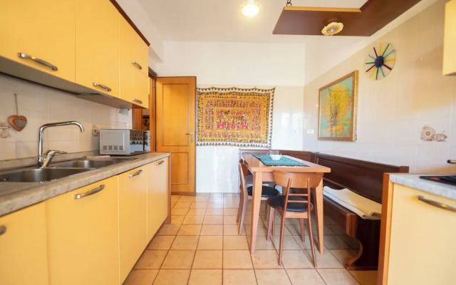 Luminous 2Br Family Apartment In Residential Area