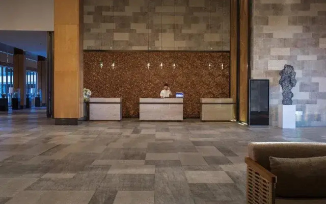 La Fountain Hotel & Resort