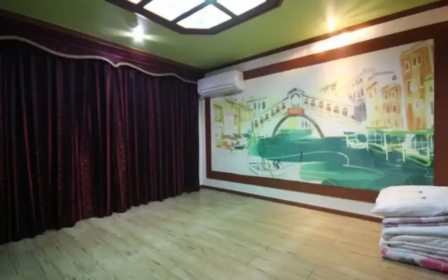Paragon Motel