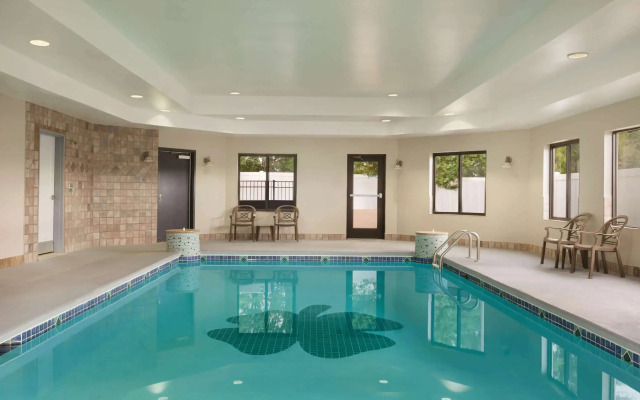 La Quinta Inn & Suites by Wyndham Dublin