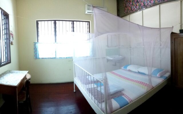 Voyage Home and Guesthouse