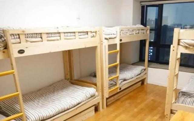 Time Machine Inn Huizhan Branch