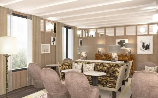 Le Belgrand Hotel Paris Champs Elysees, Tapestry by Hilton