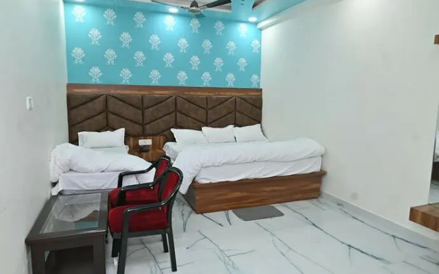 Goroomgo JSB Palace Varanasi