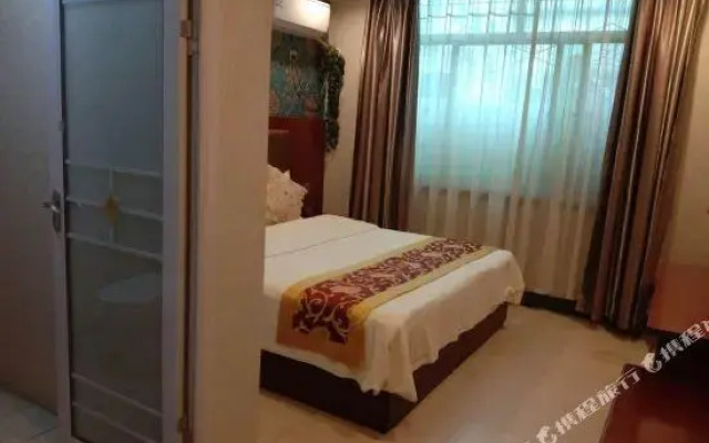 Yuhuagong Motel