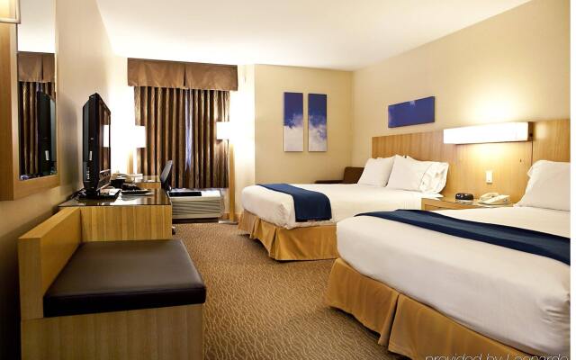 Holiday Inn Express & Suites Langley, an IHG Hotel