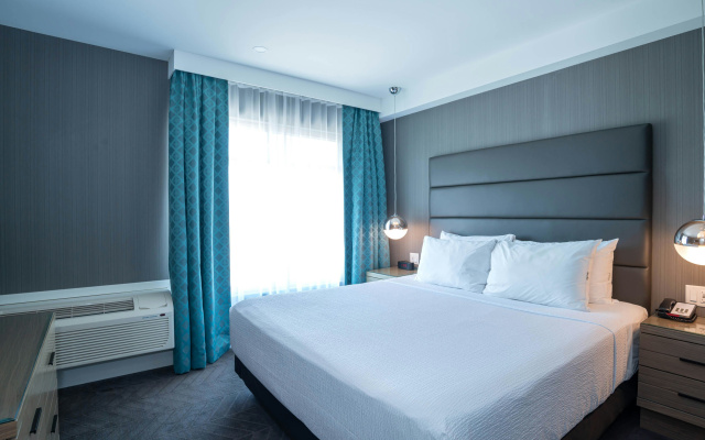 Sandman Signature Calgary Airport Hotel