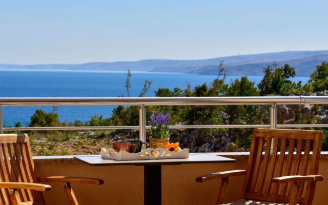 Apartment Golub Karlobag 21069