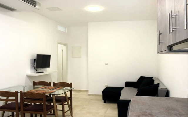 Anemomylos Lefkimmi Luxus Suites Hotel