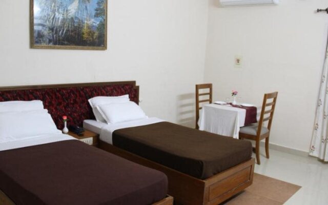 Issacs The Resort