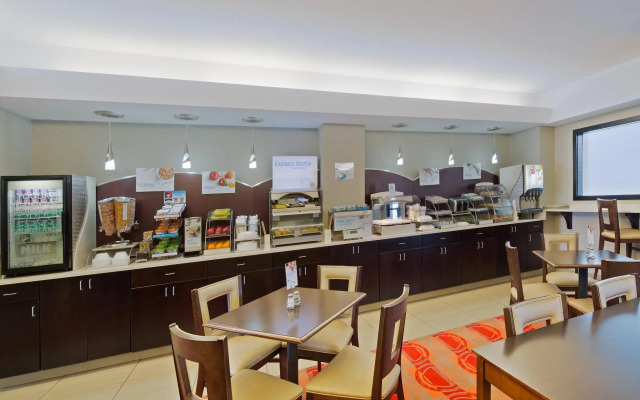 Holiday Inn Express Harrisburg I-81 – Hershey by IHG