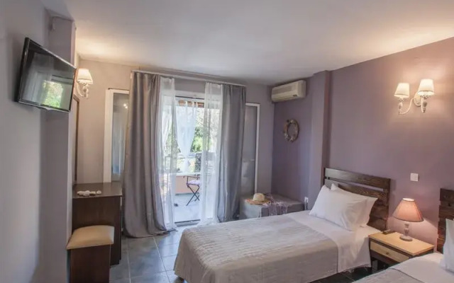 Tellis Holiday Rooms