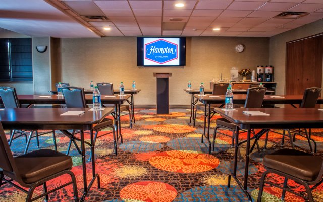 Hampton Inn New Philadelphia