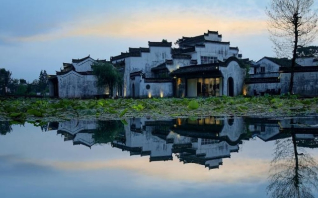Huanghsan SU House