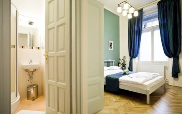 Budapest Rooms Bed and Breakfast