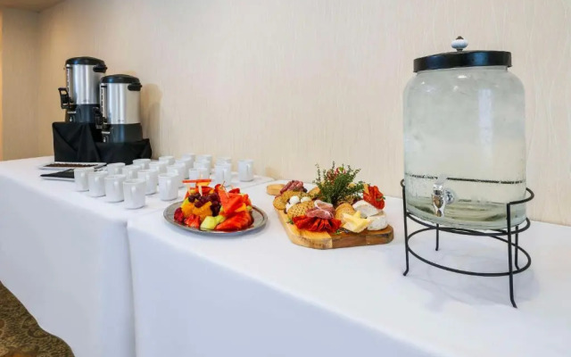 Holiday Inn Hotel & Conference Centre