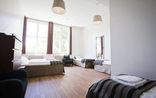Guesthouse Eleven Hotel