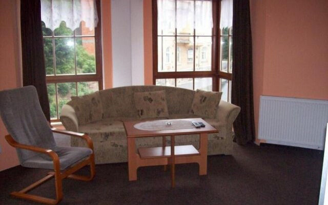 Apartment J Chymov 3