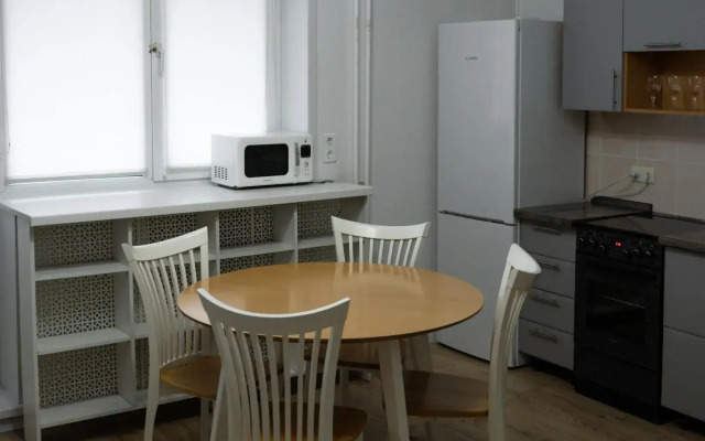 Apartments on Aviatorov street 29