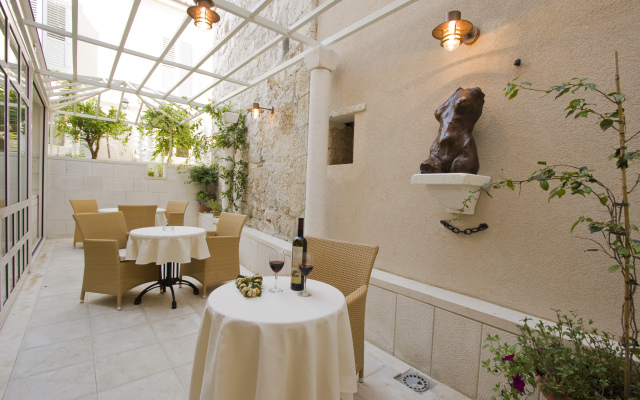 Hotel Croatia