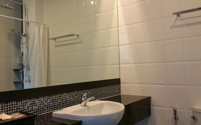 Phuket Airport Place