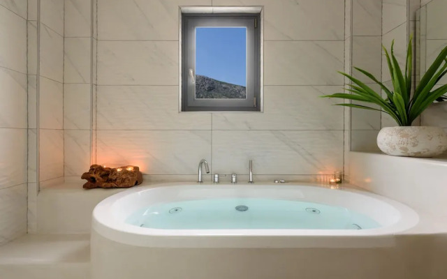 Phaos Cellaria Estate