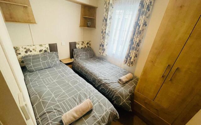 Two Bedroom Caravan at Lilliarsedge