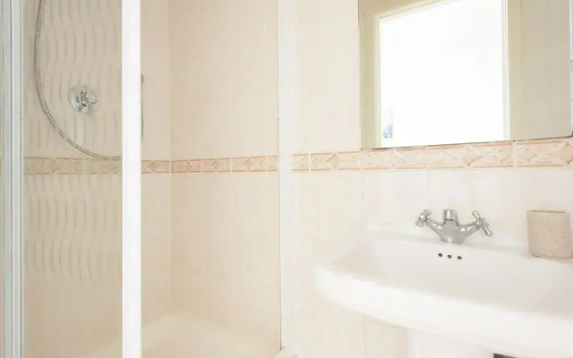Platinum Apartment Mornington Crescent 9986