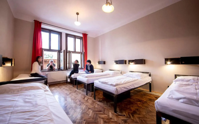 Sir Toby's Hostel