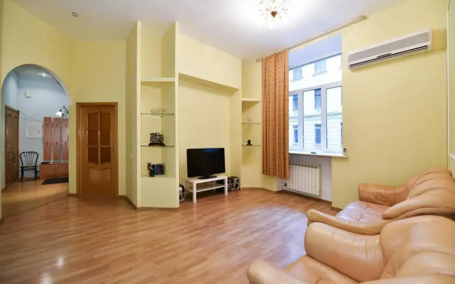 Bergus Apartments Near Admiralteyskaya