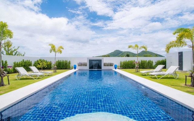Luxury Modern 4 Bedroom Pool FH108
