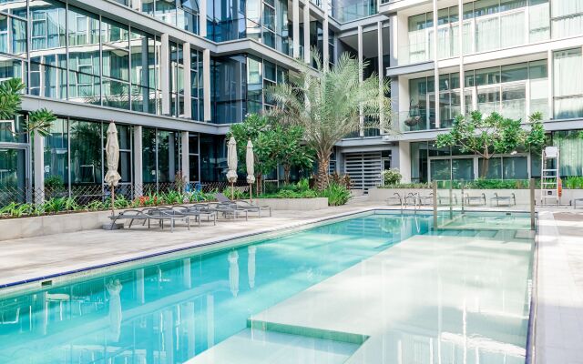 Elegant And Bright Apartment In City Walk