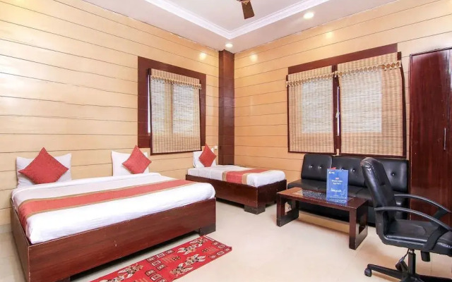 OYO Flagship 17173 Hotel Function Inn