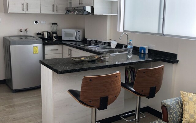 Suite and Apartment Well Located In Quito