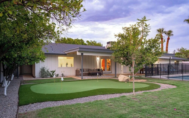 Claremont Don t Rest on Your Murals