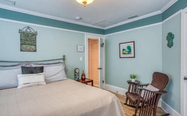 Orange Street Apartment