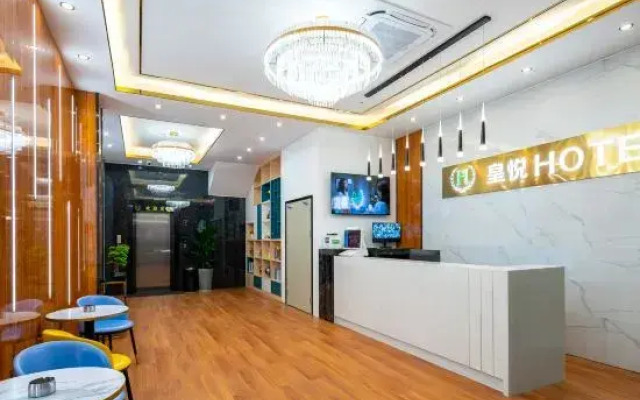 Empire Hotel
