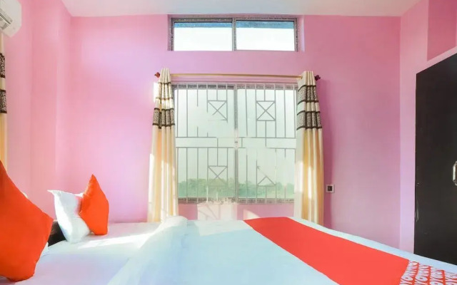 Royal Palace by OYO Rooms