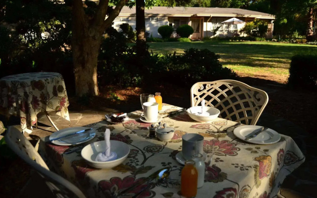 King's Highway Guest House