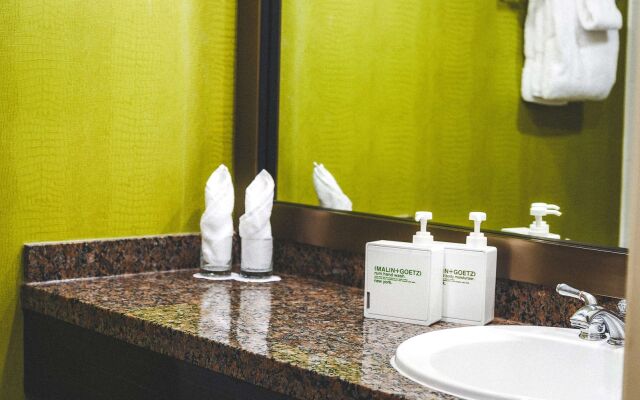 Summit Lodge Boutique Hotel